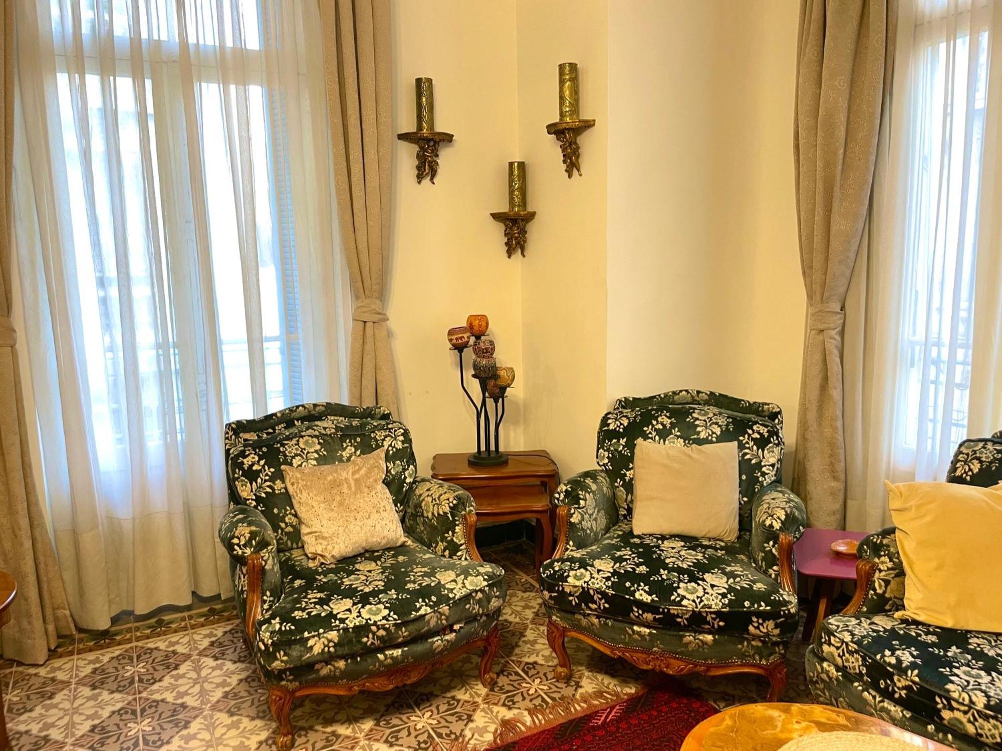 Appartement Dans Immeuble Haussmanien Algiers Exteriör bild