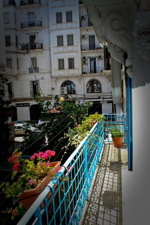 Appartement Dans Immeuble Haussmanien Algiers Exteriör bild